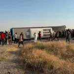 مصرع-وإصابة-نحو-20-شخصاً-بإنقلاب-حافلة-تقل-سائحين-جنوب-الموصل