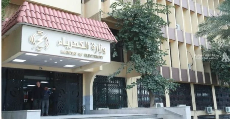 إعفاء-11-مسؤولا-في-محطات-كهربائية-جنوبي-العراق