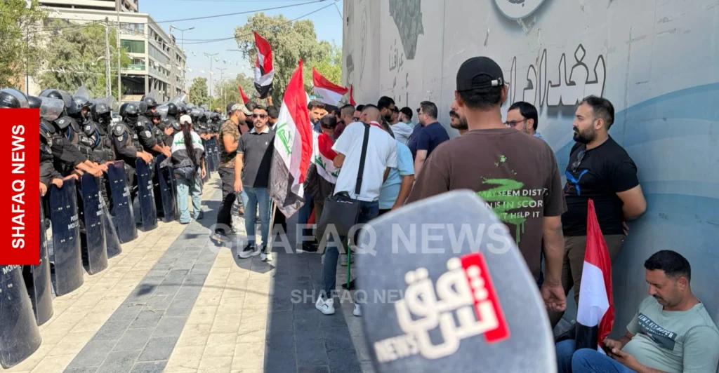 العقود-يطوفون-بشوارع-بغداد.-317-متظاهراً-يطالبون-بحسم-ملفهم-(صور-وفيديو)