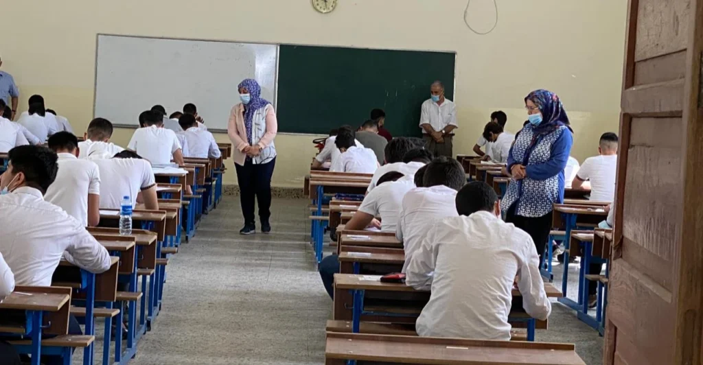 التربية-تحدد-“ستة-ألوان”-لزي-طلبة-الثانويات