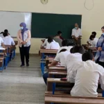 التربية-تحدد-“ستة-ألوان”-لزي-طلبة-الثانويات