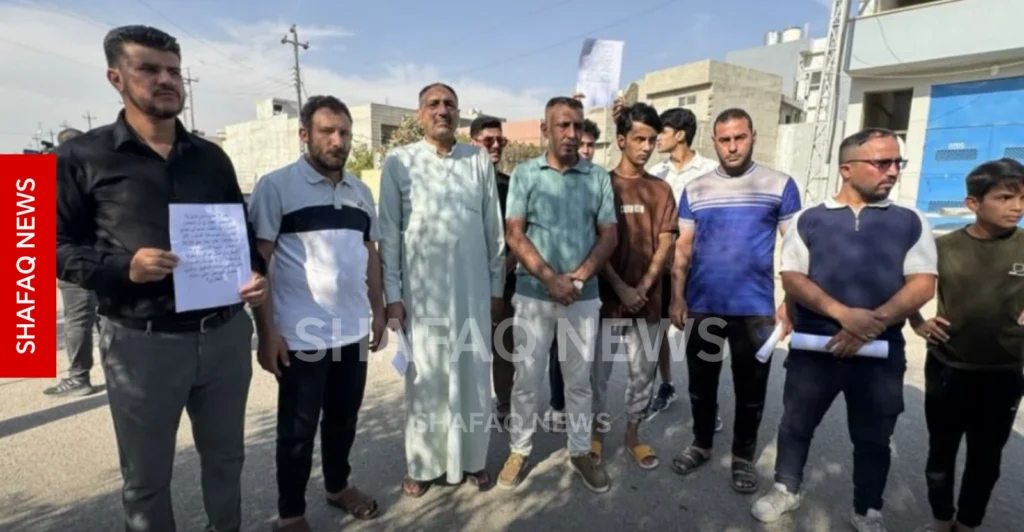 احتجاجان-في-الموصل.-مطالب-بفتح-التسجيل-العقاري-ورفع-قيود-الكرتون-(صور-وفيديو)