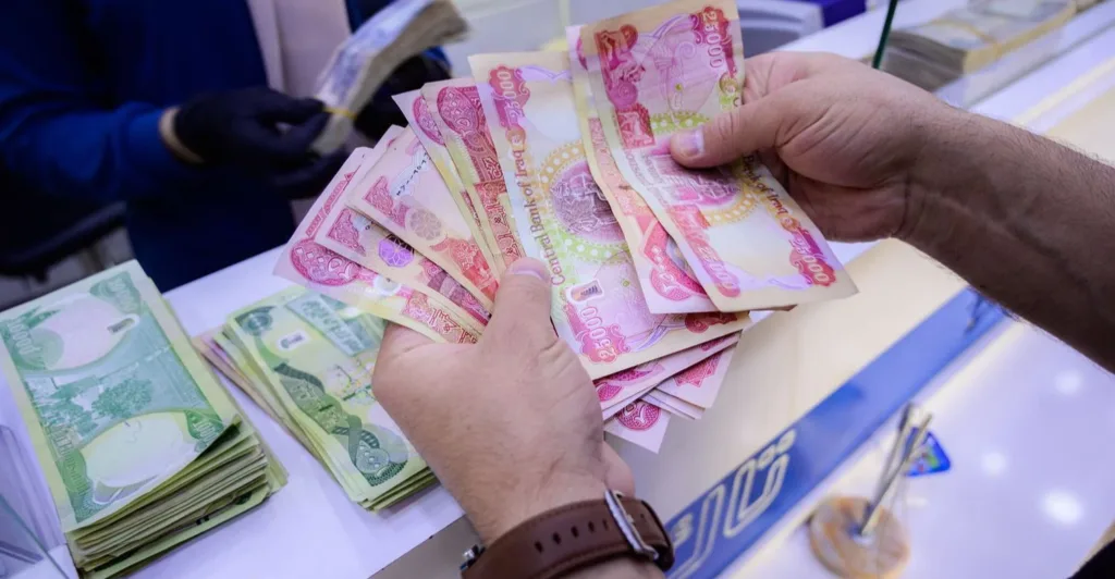 مجدداً.-“أزمة-سيولة”-تؤخر-تمويل-رواتب-الموظفين-لشهر-ايلول