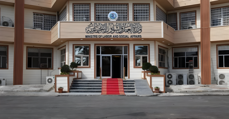 435-مليار-دينار.-العمل-تطلق-إعانة-تشرين-الأول-لأكثر-من-مليوني-أسرة