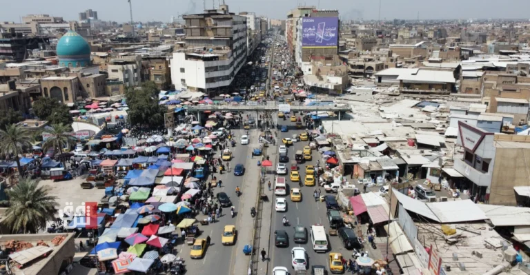 بعد-تعديل-سعر-الصرف.-دعوات-لتسديد-رواتب-الموظفين-العراقيين-بالدولار-وحماية-الفقراء