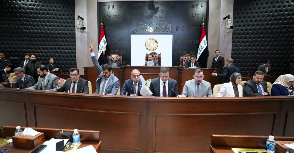 البرلمان-يقر-إجازة-الموظف-لخمس-سنوات-ويرفع-جلسته-(وثيقة)