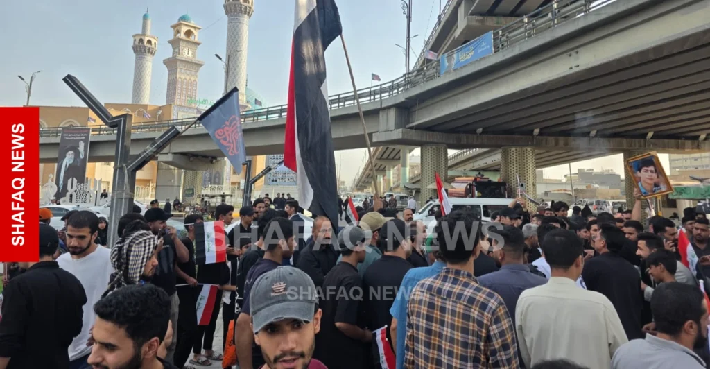 مطالب-عديدة.-العشرات-يتظاهرون-في-النجف-وكركوك-لإحياء-“ذكرى-تشرين”