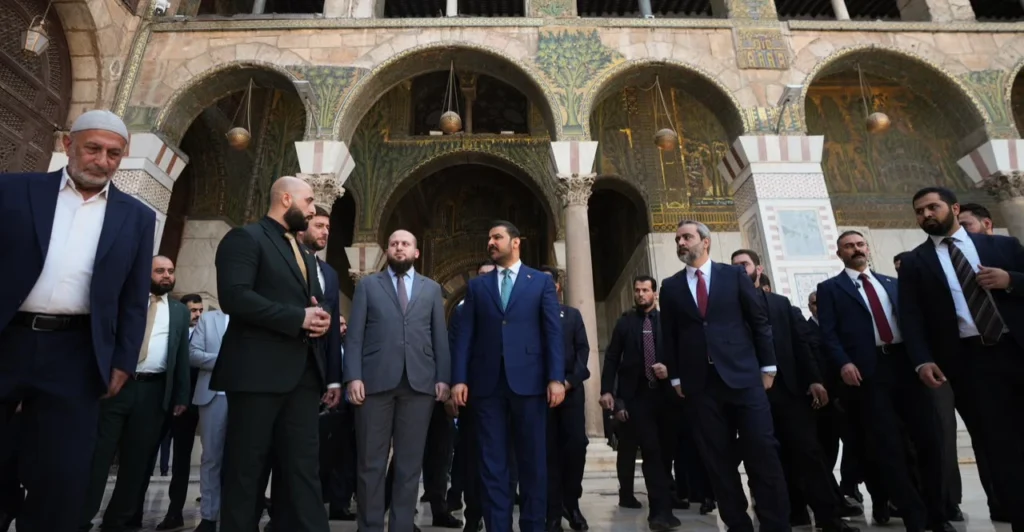 الزيدي-يتبرع-بـ10-ملايين-دولار-لتأهيل-مرقد-السيدة-زينب-والجامع-الأموي-في-دمشق